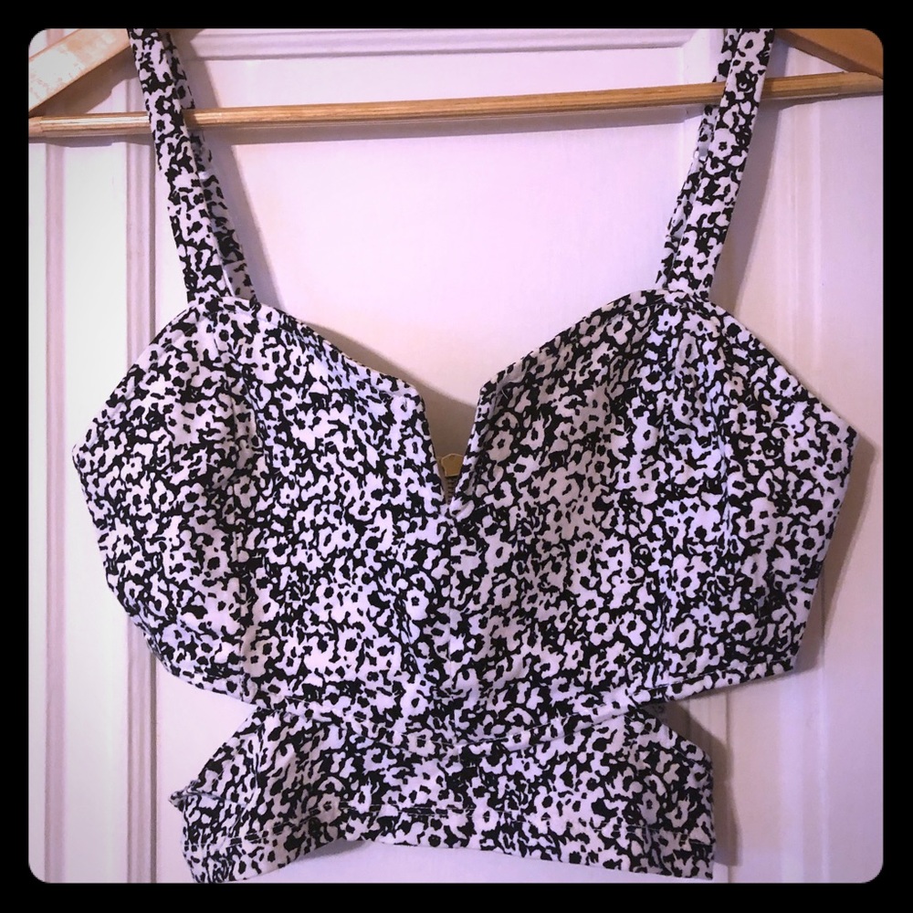 ☀️| CROP TOP w/ cutouts | ☀️